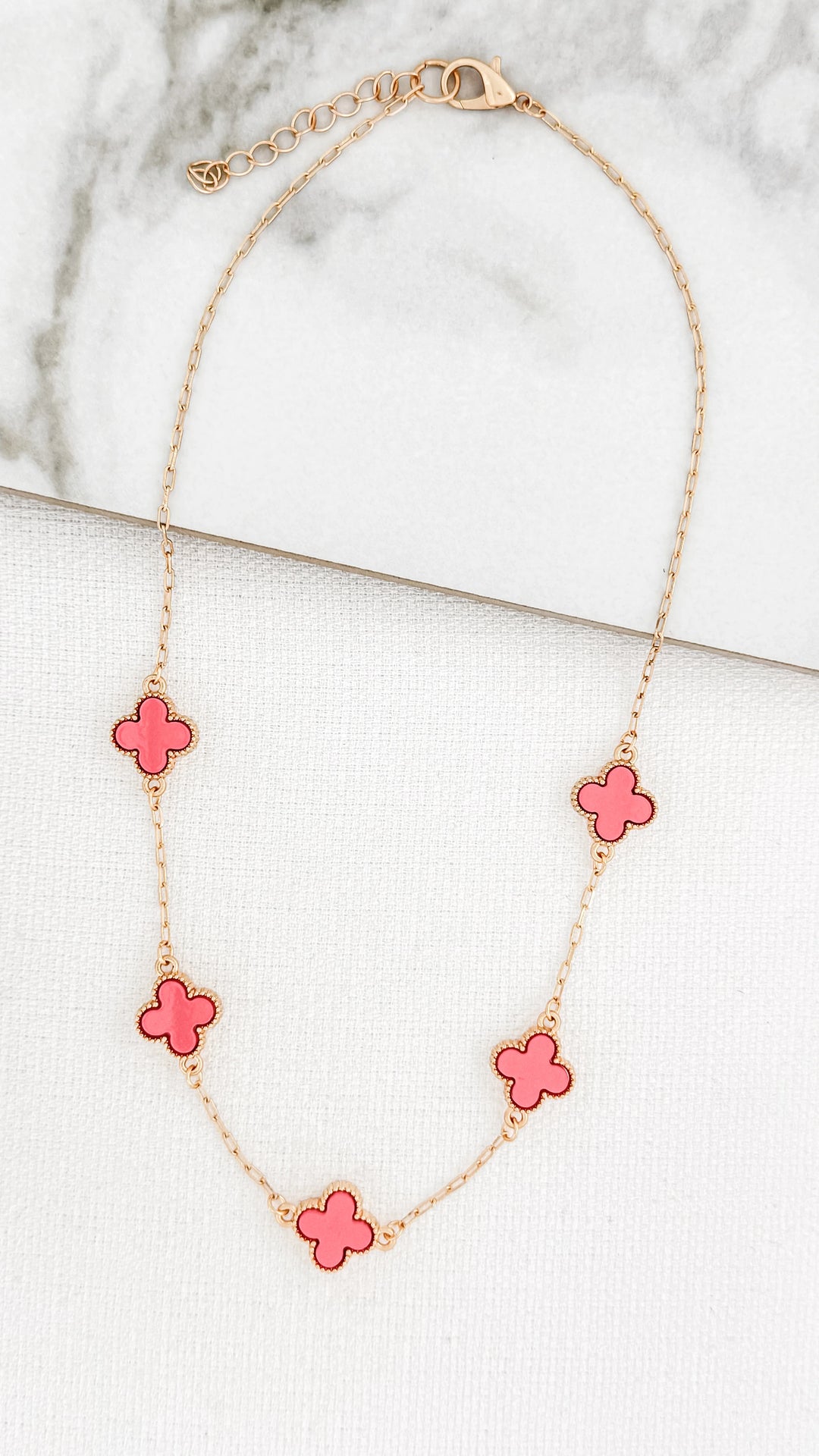 Celeste Clover Short Necklace Coral/Gold