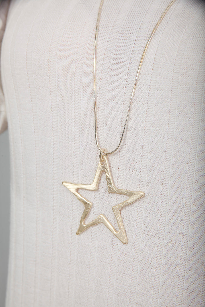 Open Star Pendant Necklace Gold