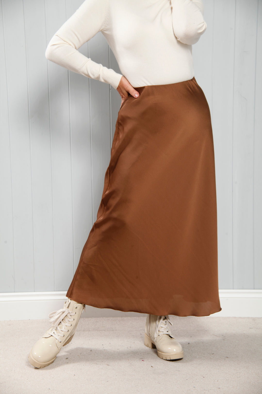 Satin Elegance Skirt Chocolate