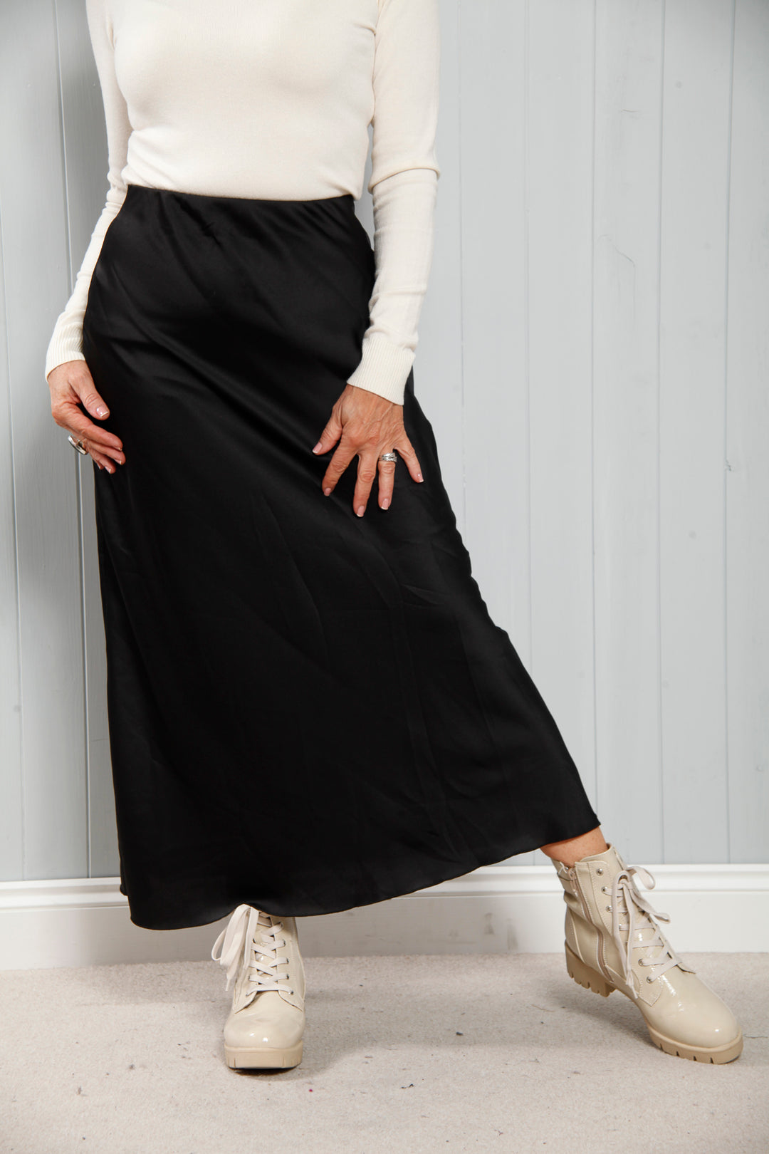 Satin Elegance Skirt Black