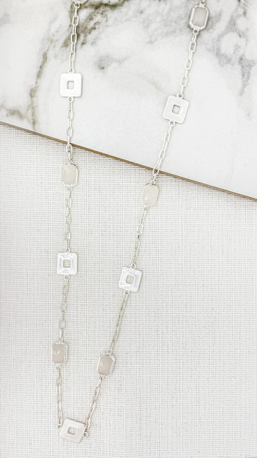 Olivia Gem Necklace Silver/White