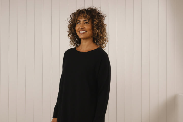 Anabelle Round Neck Curve Black