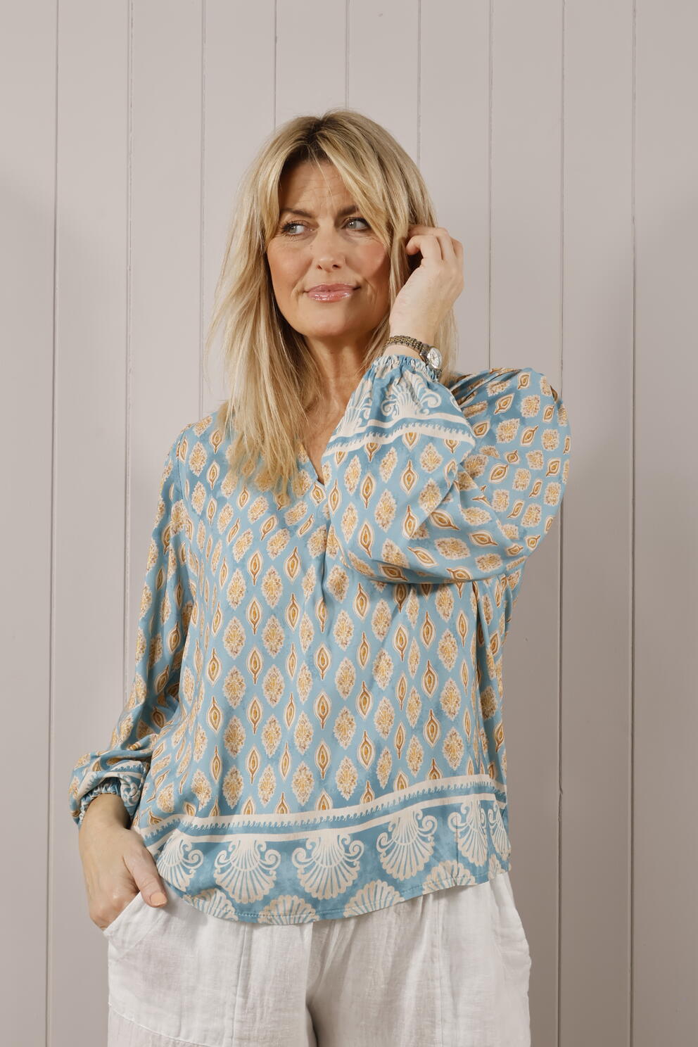 Vayda V Neck Top Blue