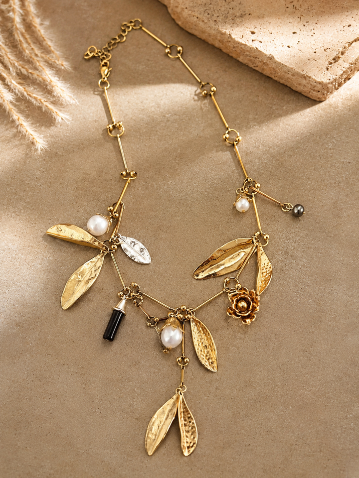 Vintage Charm Necklace Gold