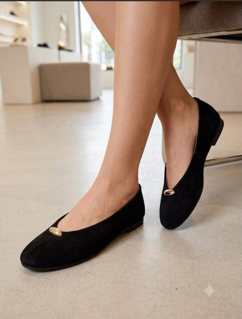 Tiffany Gold Trim Pumps Black