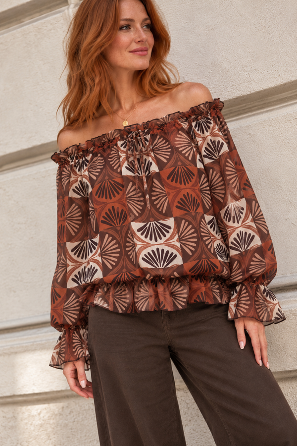 Neve Retro Fan Bardot Top Chocolate