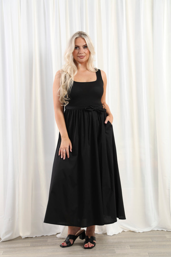 Venus Maxi Dress With Belt Black
