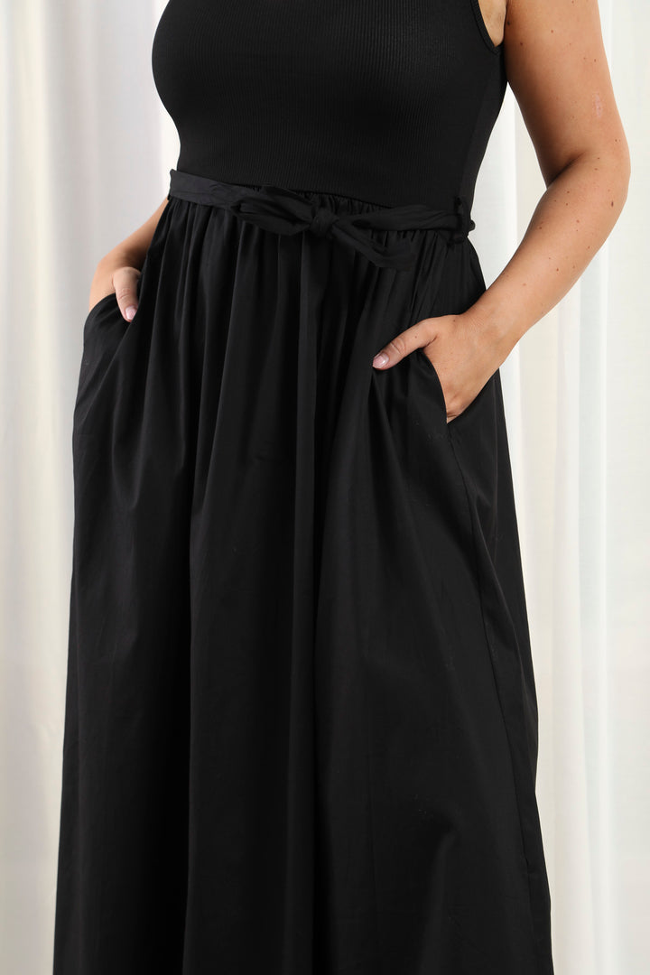 Venus Maxi Dress With Belt Black