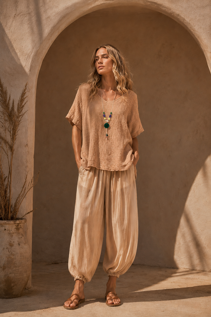 Alanna Crinkle Necklace Top Latte