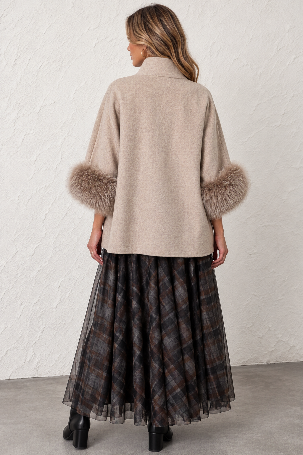 Vivenna Faux Fur Poncho Beige