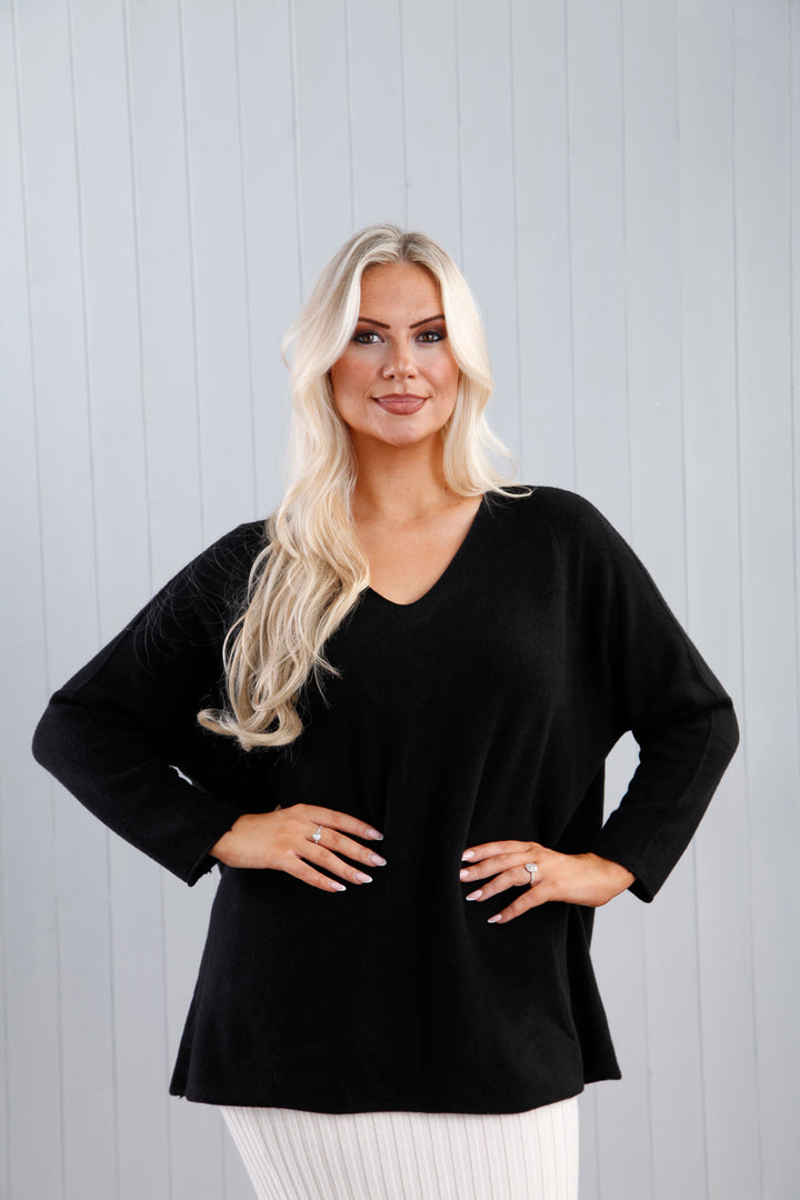 Joanna Jumper Black