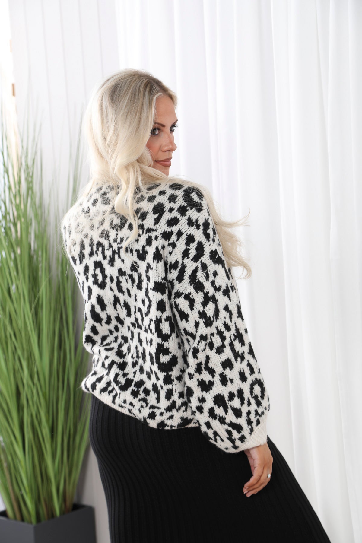 Black and white leopard cardigan online