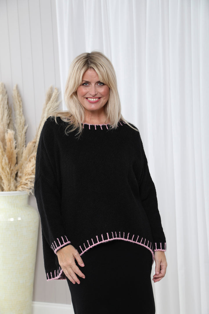 Oversized Stitch Jumper Black/Pink
