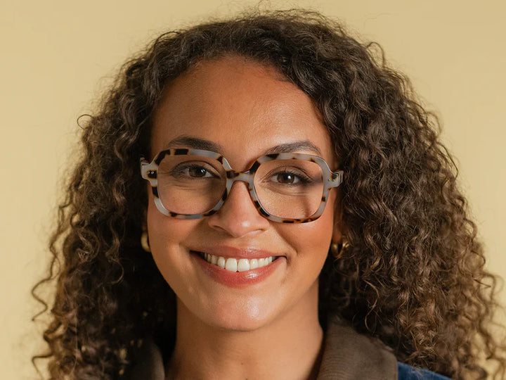 Adrienne Reading Glasses Matt White/Tort