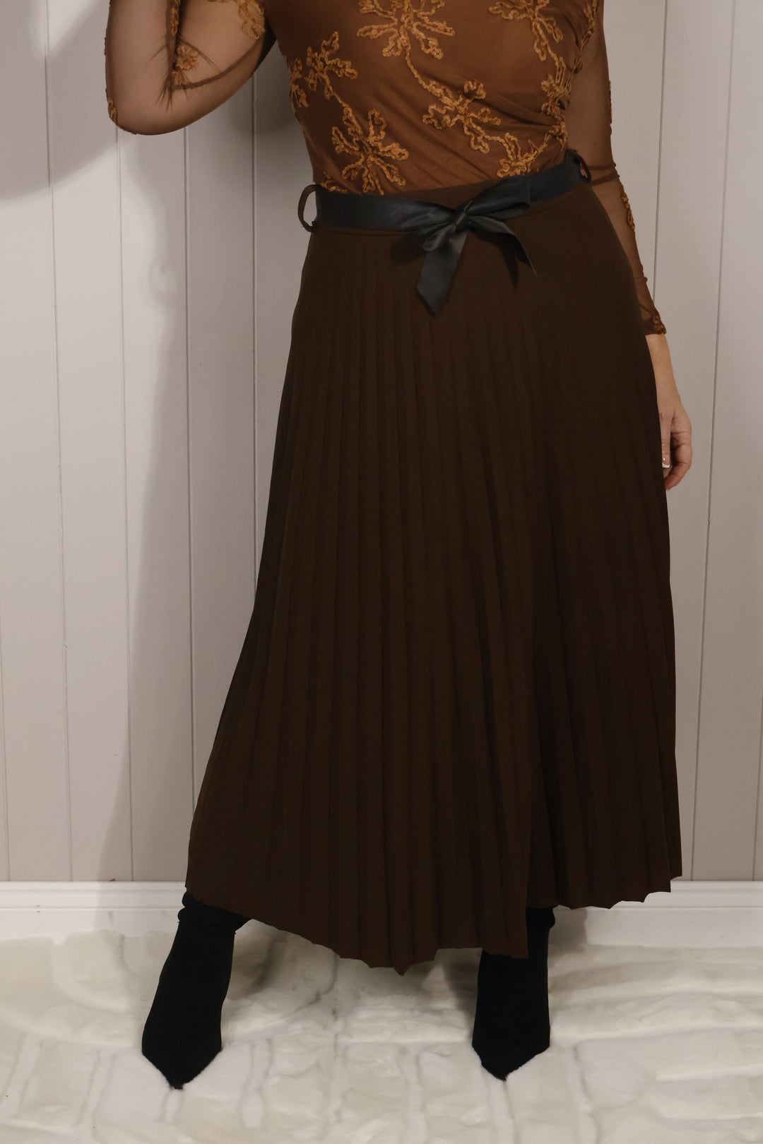 Petra Pleated Skirt Chocolate