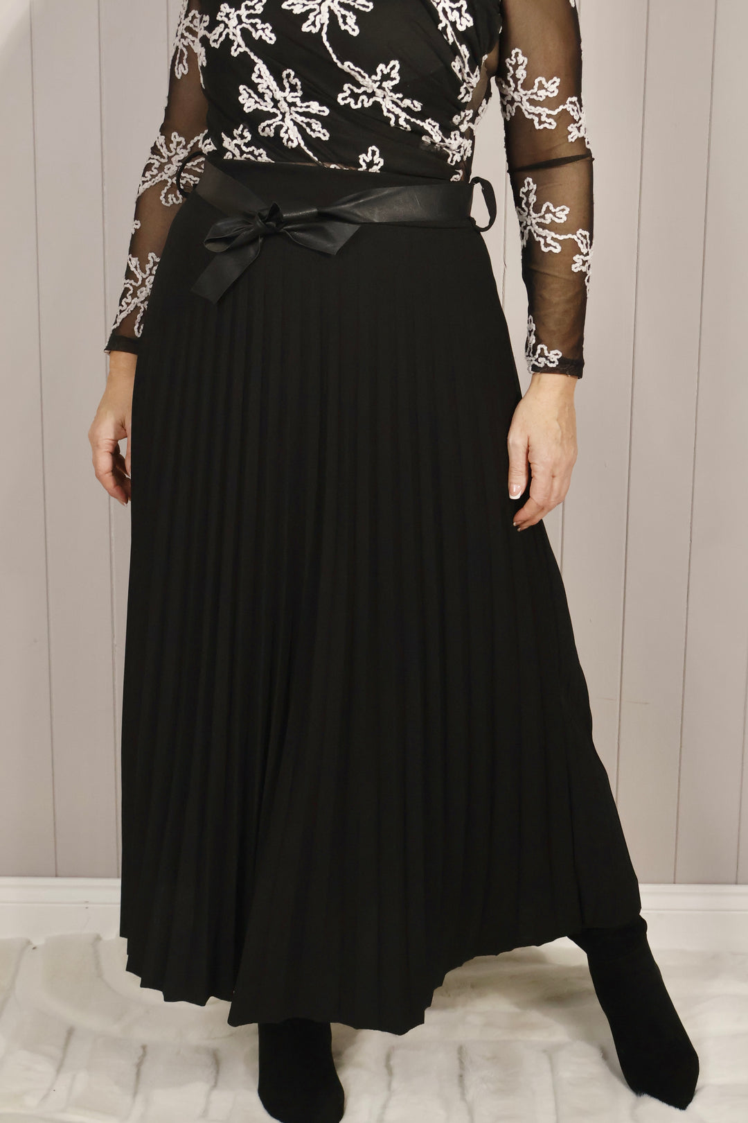 Petra Pleated Skirt Black