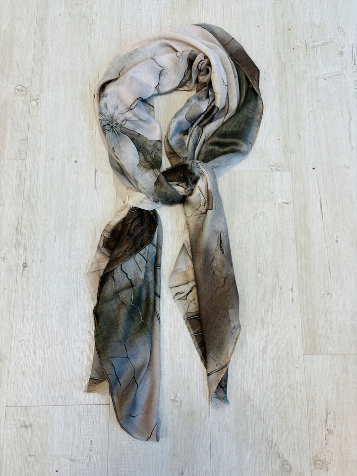 Large flower scarf Beige