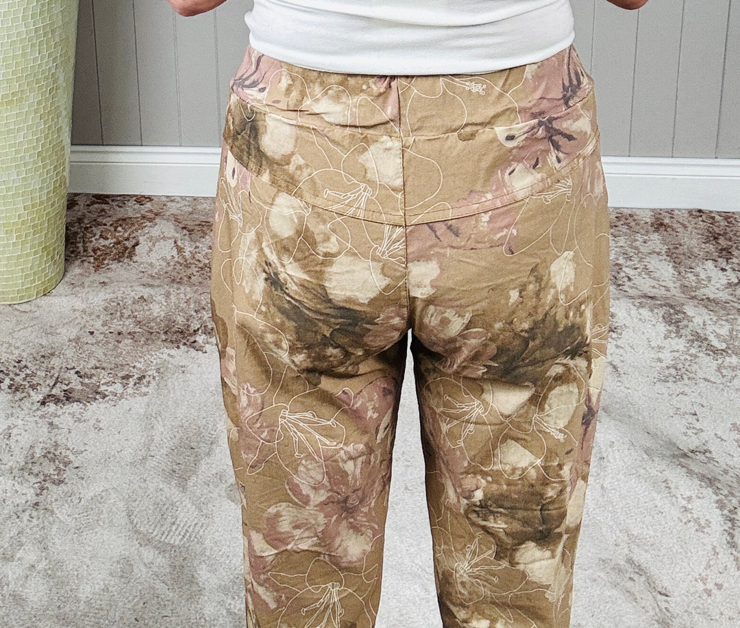 Floral Outline Magic Pants Coffee
