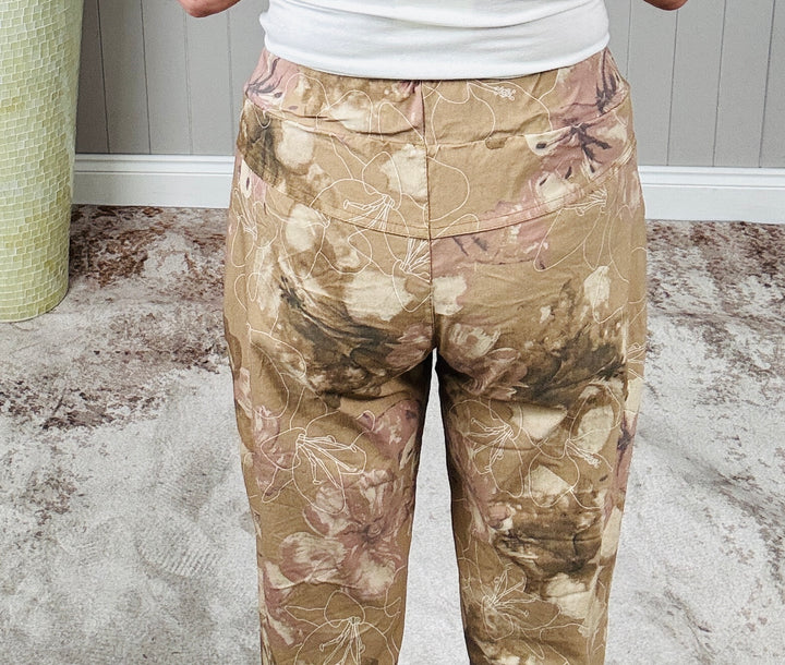 Floral Outline Magic Pants Coffee