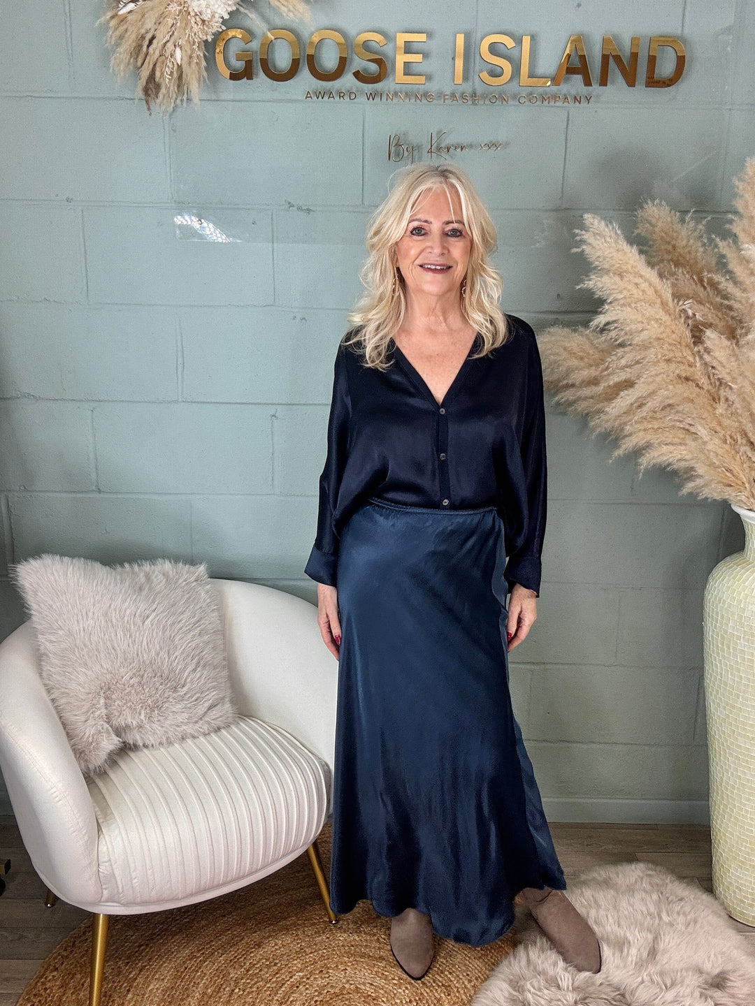 Orietta Silky Cardigan Navy