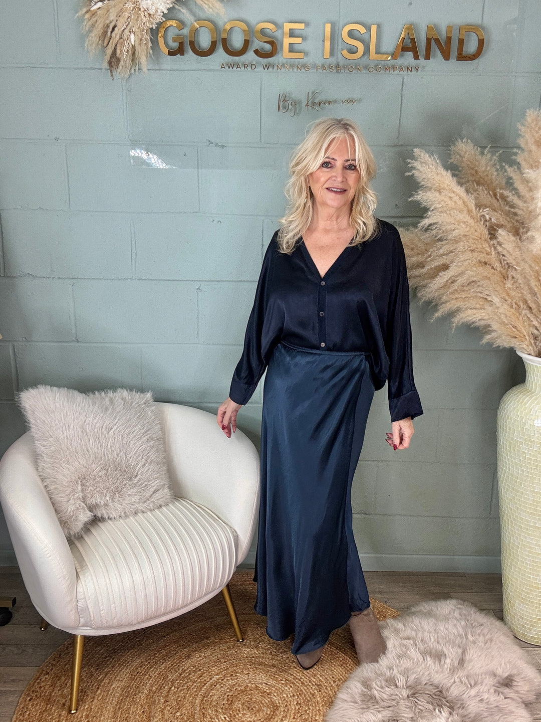 Orietta Silky Skirt Navy