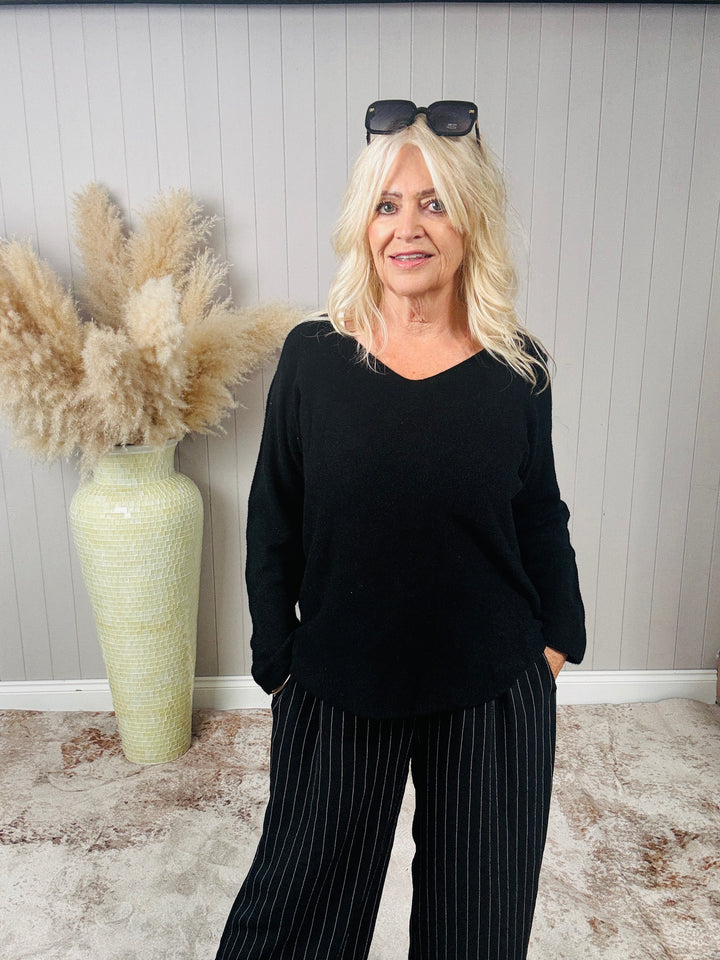 Anabelle V-Neck Jumper Black