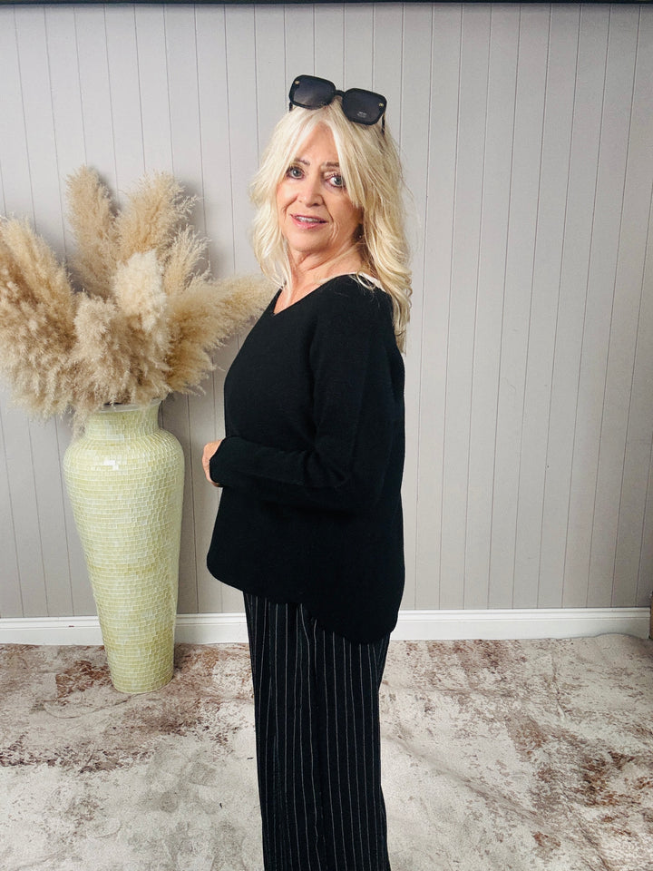 Anabelle V-Neck Jumper Black