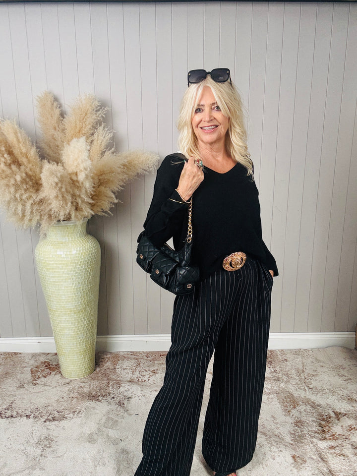 Anabelle V-Neck Jumper Black