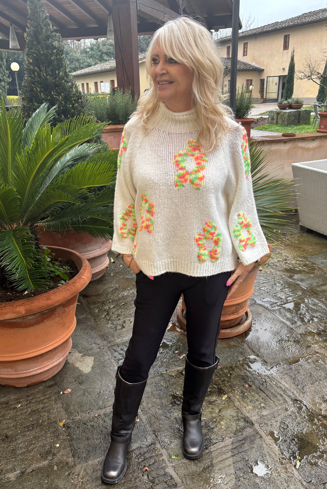 Angie Flower Jumper Cream/Neon