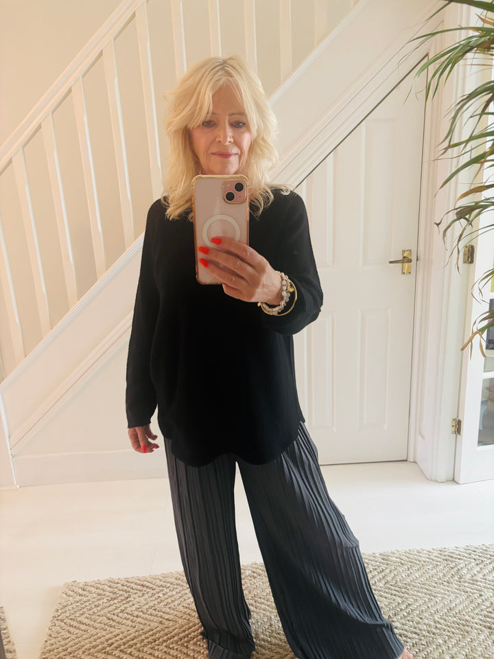 Anabelle Round Neck Jumper Black