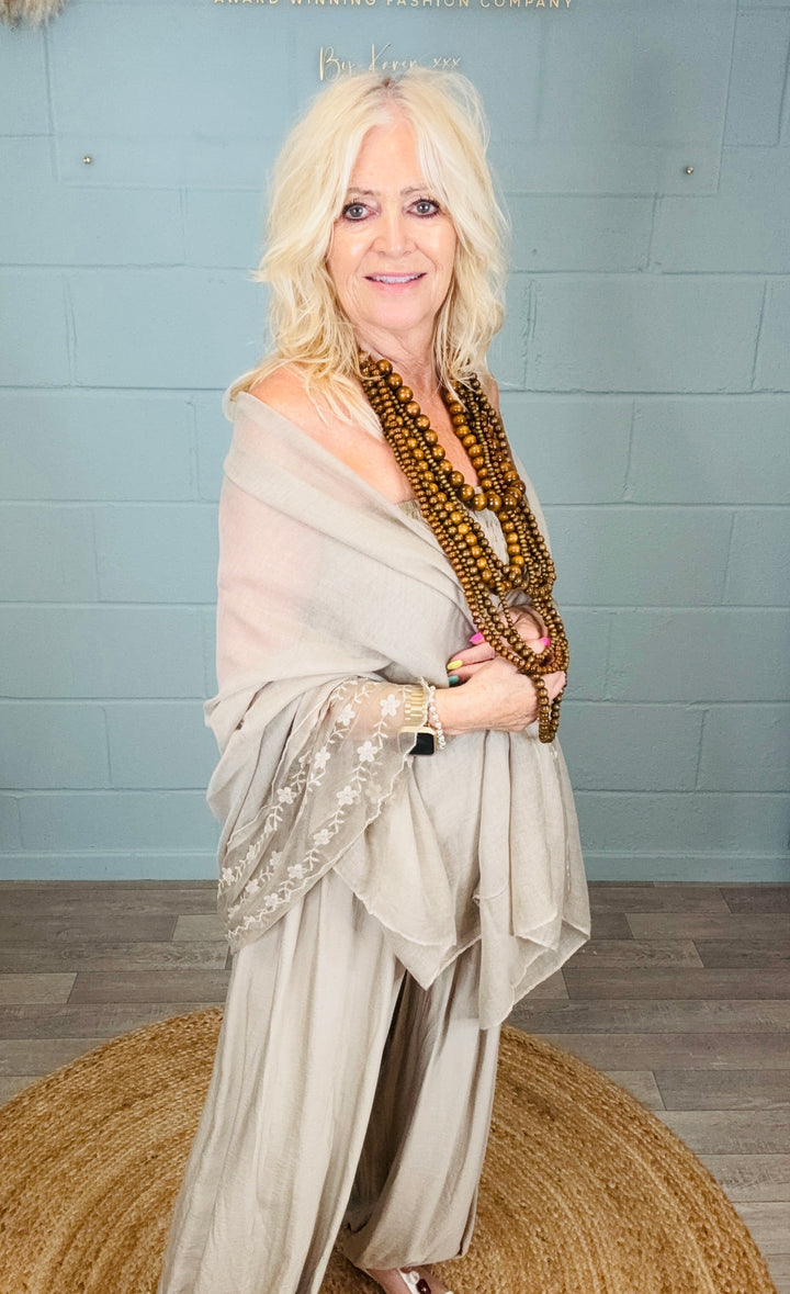Vintage Lace Shawl Beige