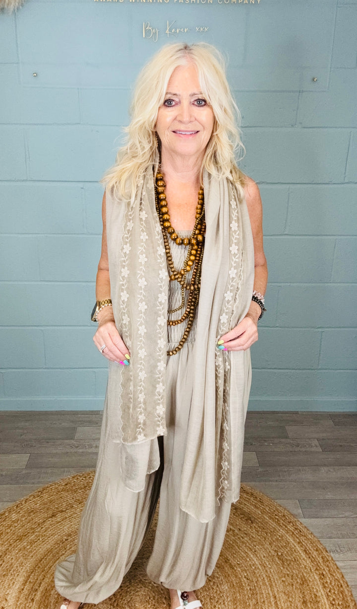 Vintage Lace Shawl Beige