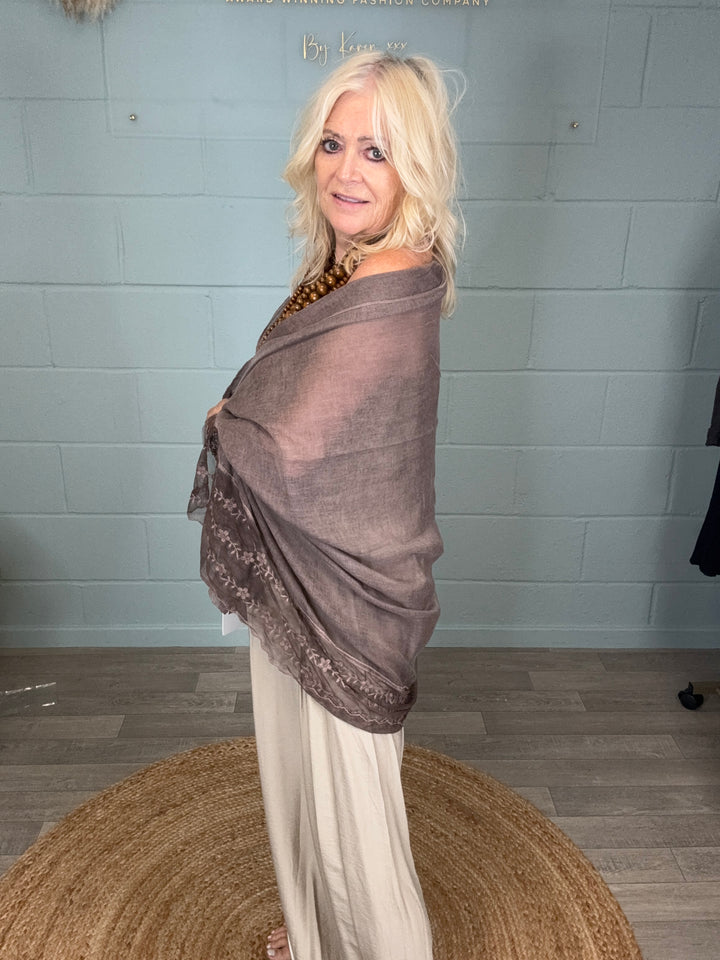 Vintage Lace Shawl Coffee