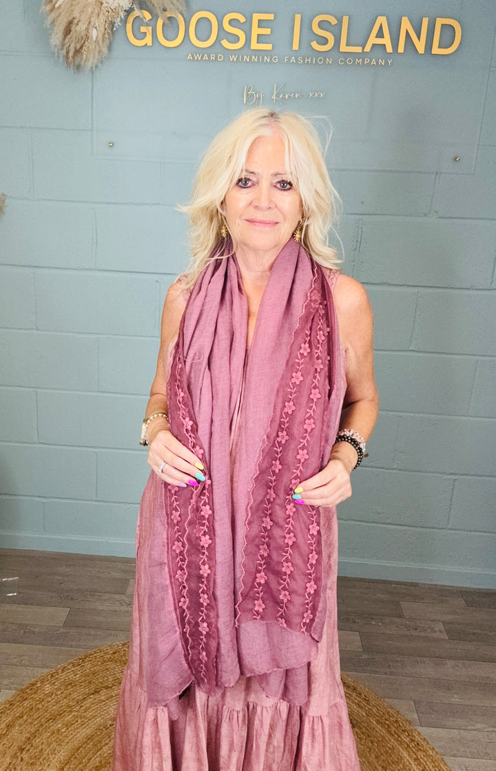 Vintage Lace Shawl Plum