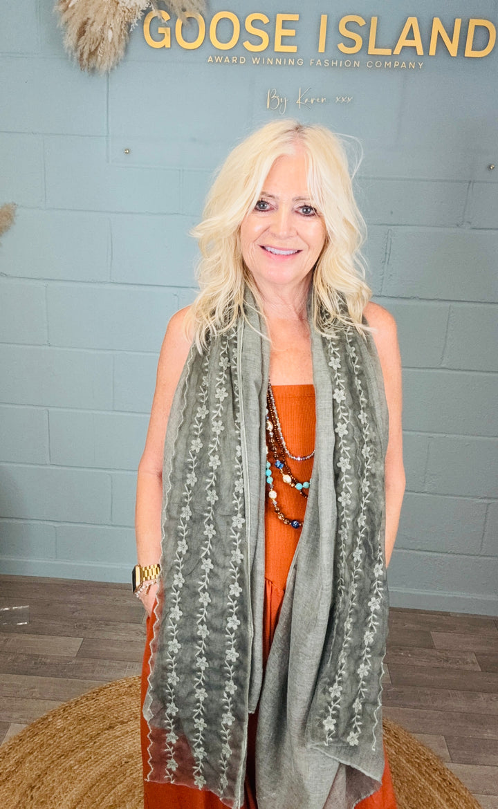 Vintage Lace Shawl Sage