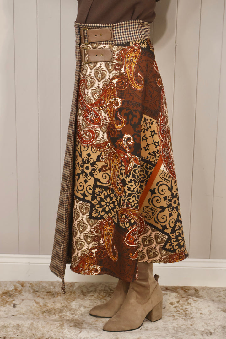 Donatella Buckle Skirt Chocolate