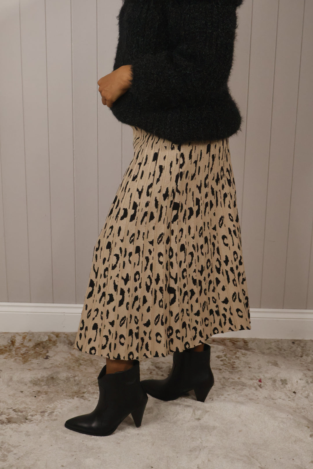 Leopard Print Pleated Knit Skirt