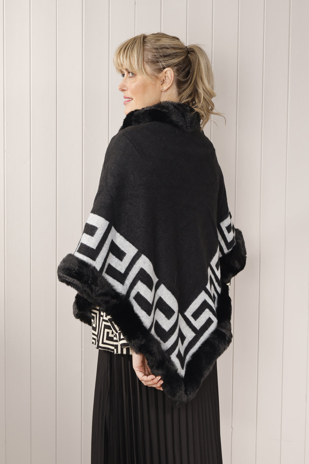 Lollitta Poncho  Black