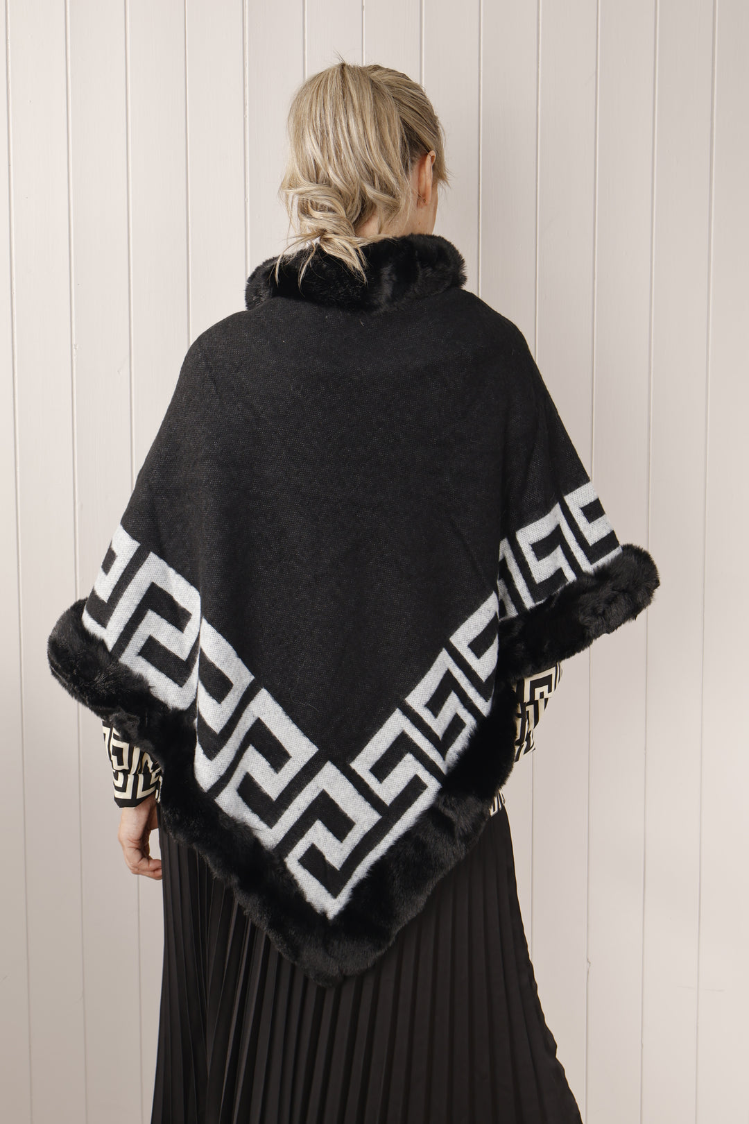 Lollitta Poncho  Black