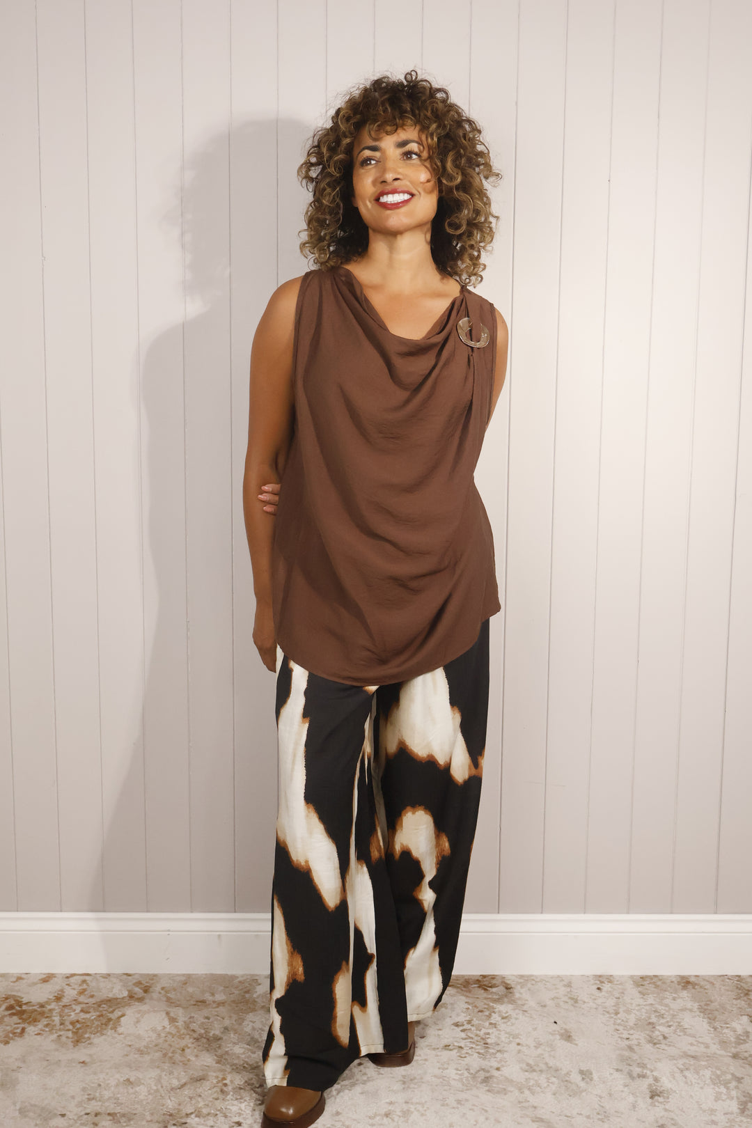 Drape Sleeveless Top Chocolate