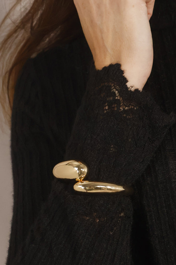Sleek Gold-Tone Chunky Bangle
