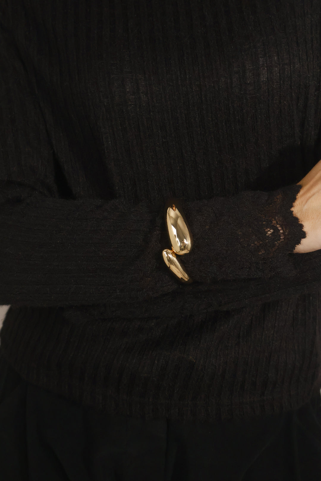 Sleek Gold-Tone Chunky Bangle