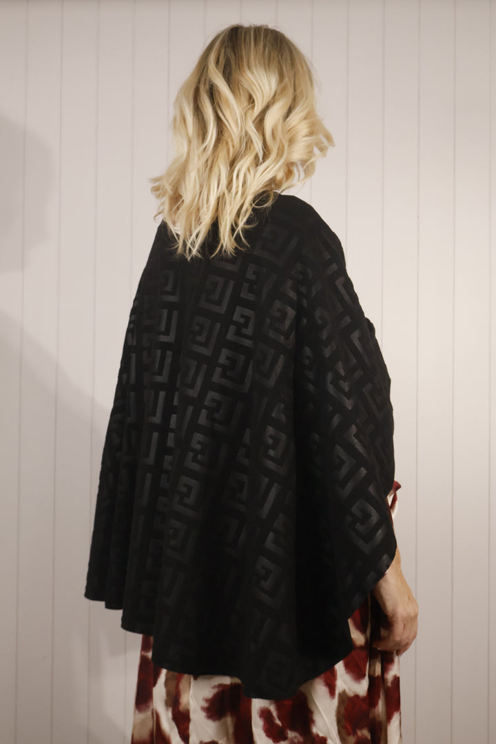 Suzetta Cape Black