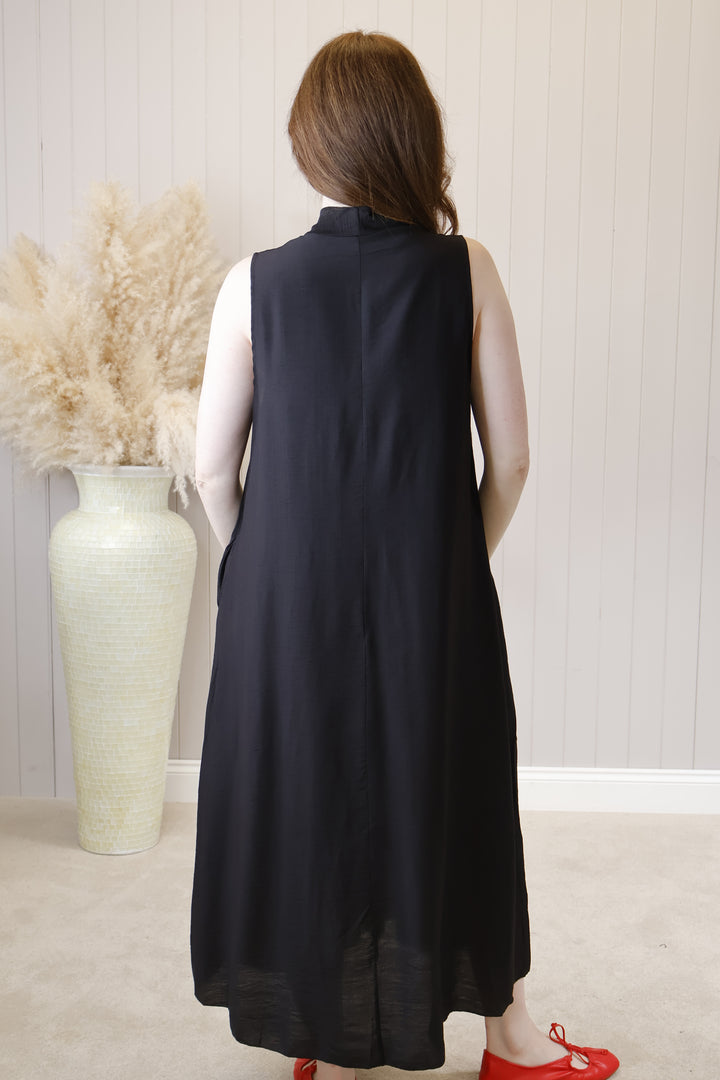 Deja V Neck Maxi Dress Black