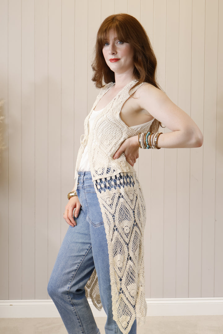 Sleeveless long crochet cardigan Beige