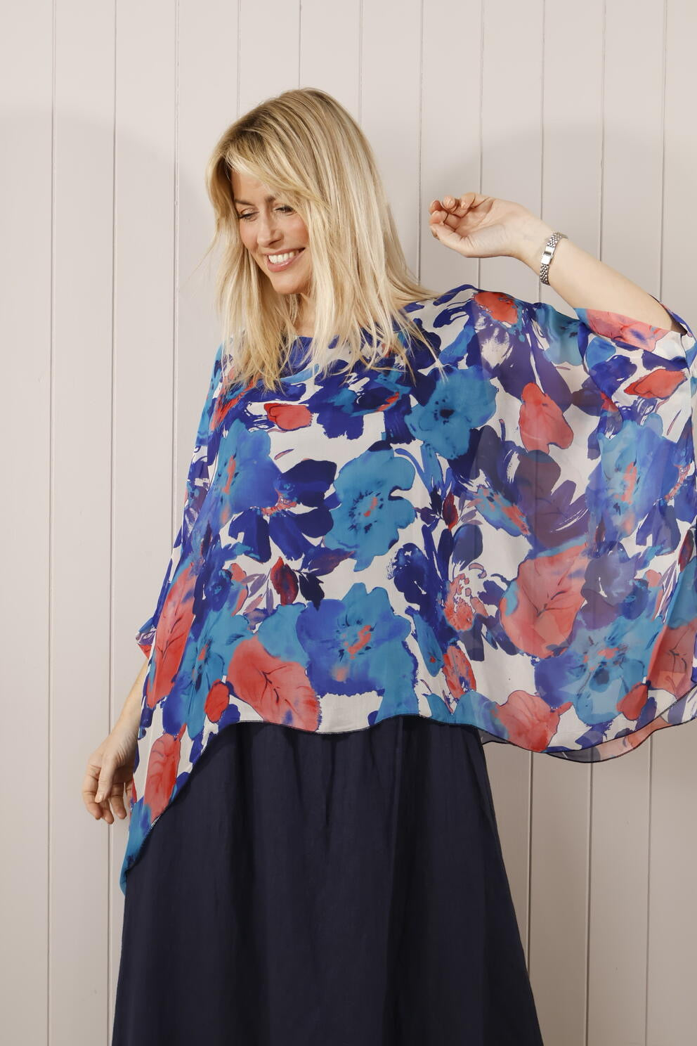Silk Large Flower Top Navy
