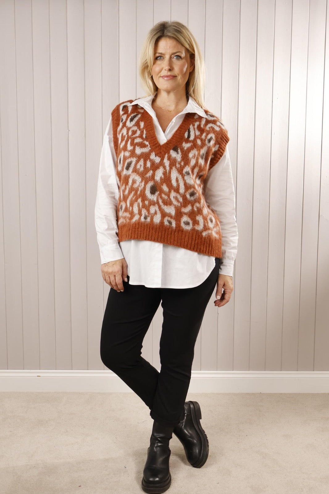 Leopard Print Sleeveless Jumper Rust