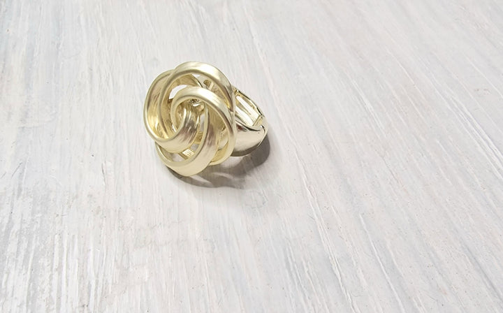 Kendall Knot Ring Pale Gold