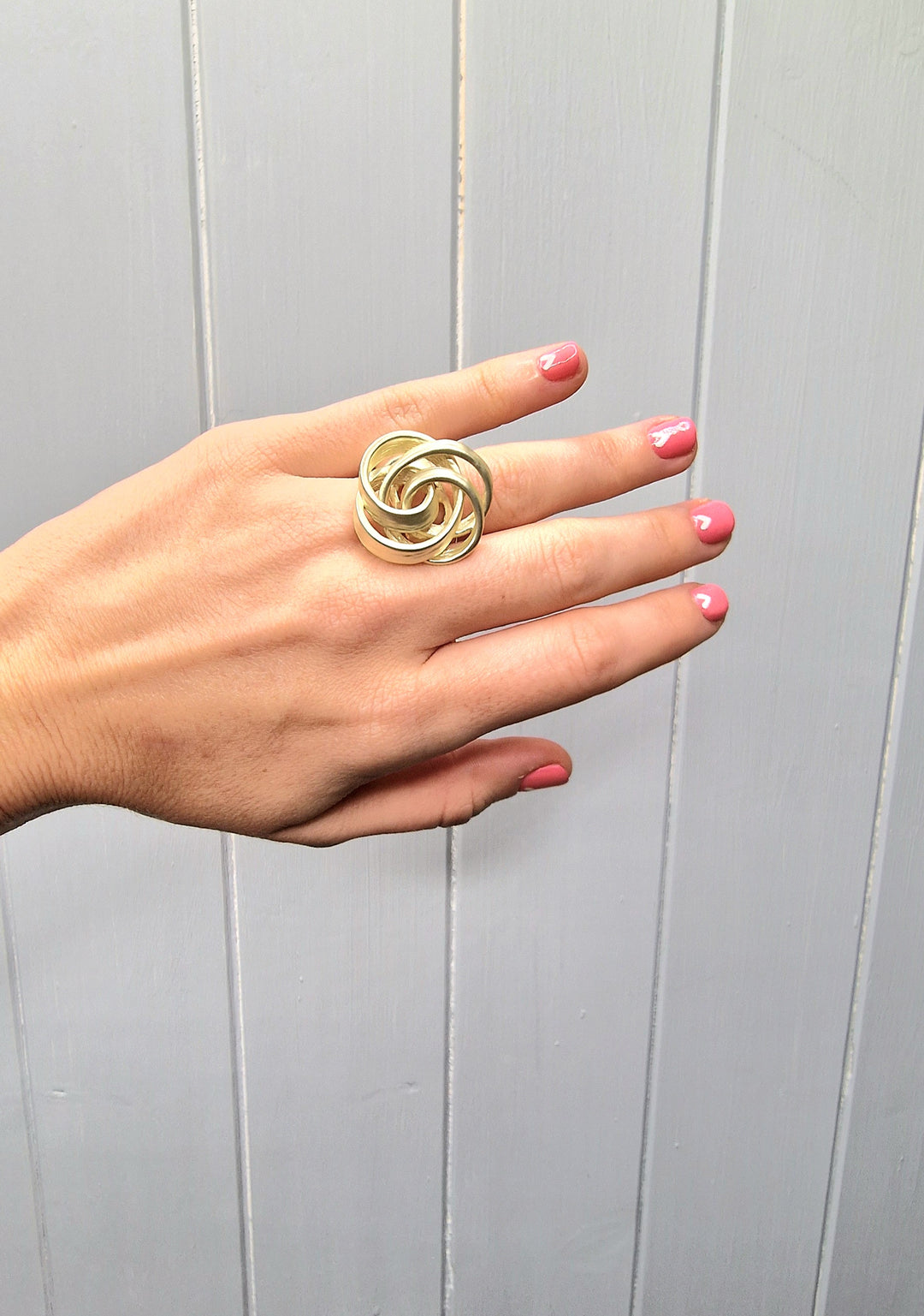 Kendall Knot Ring Pale Gold
