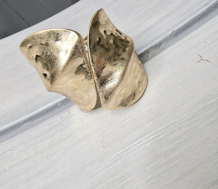 Blake Matte Bangle Pale Gold